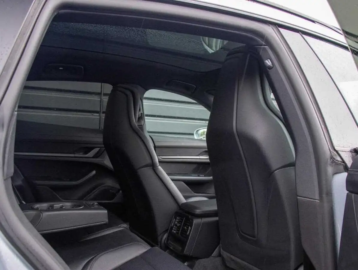 2024-porsche-taycan-e-4-cross-turismo-435ps-big-22