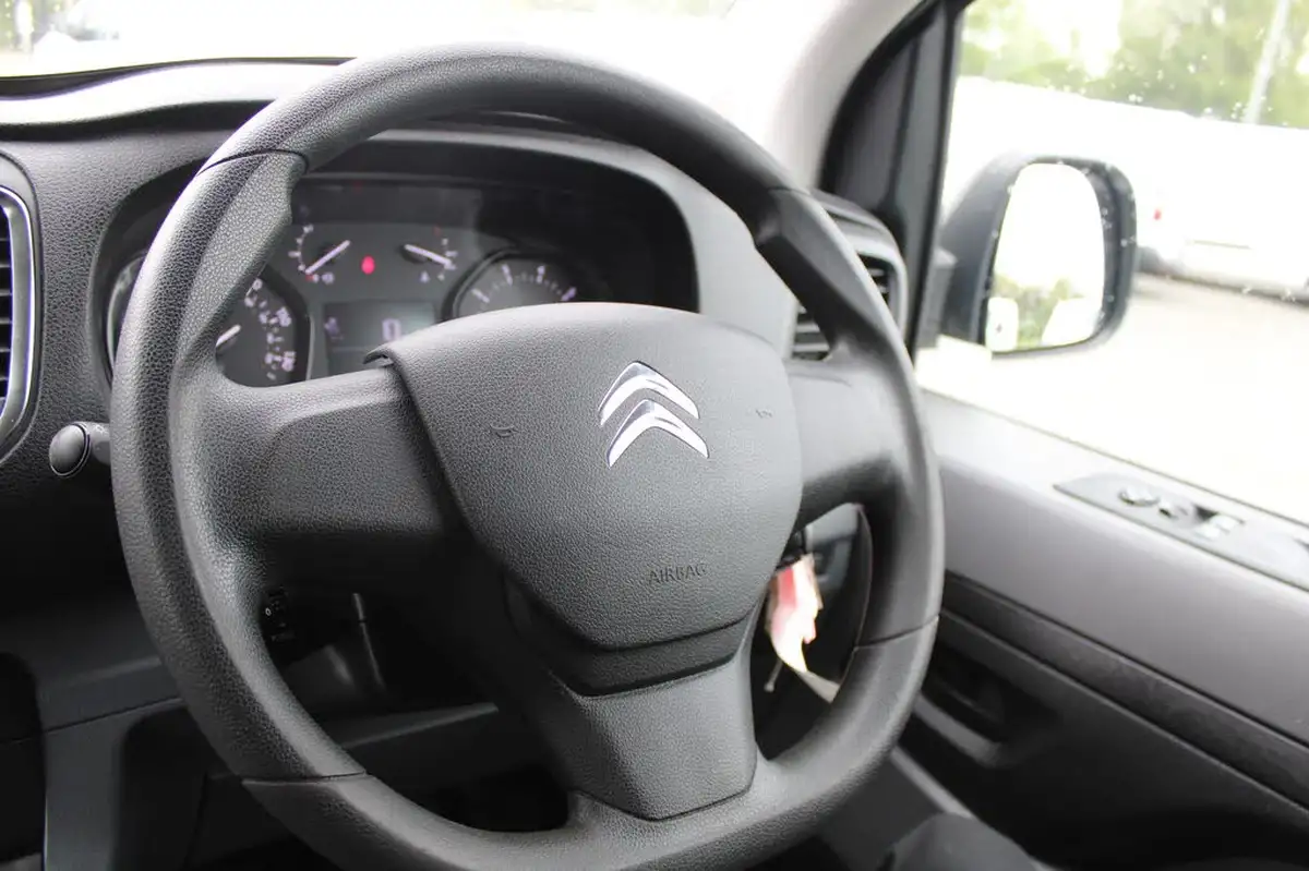 2020-citroen-dispatch-15bluehdi-enterprise-xs-1000-100pseu6dt-e-big-31