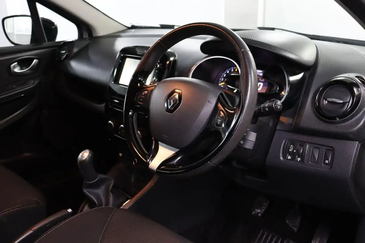2015-renault-clio-09-tce-dynamique-nav-big-4