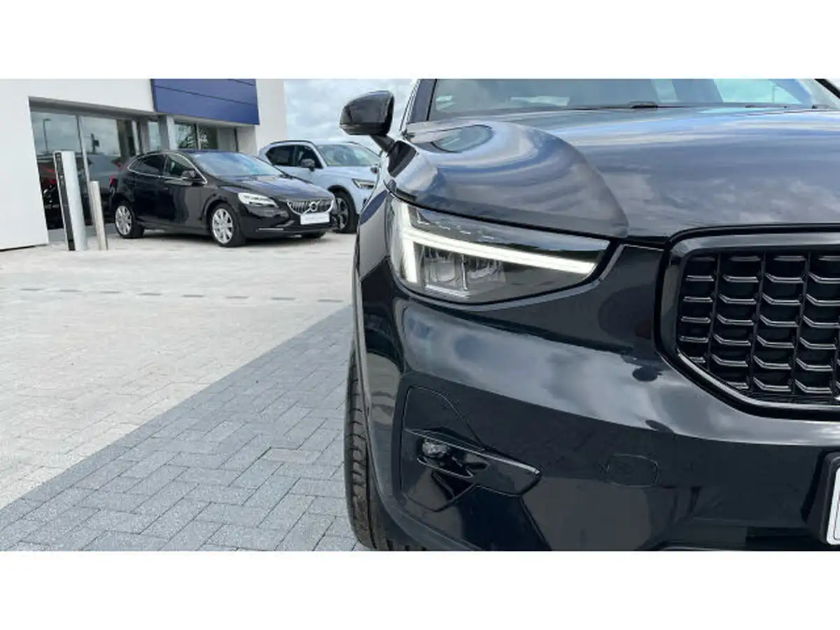 2024-volvo-xc40-20-b3-plus-big-36