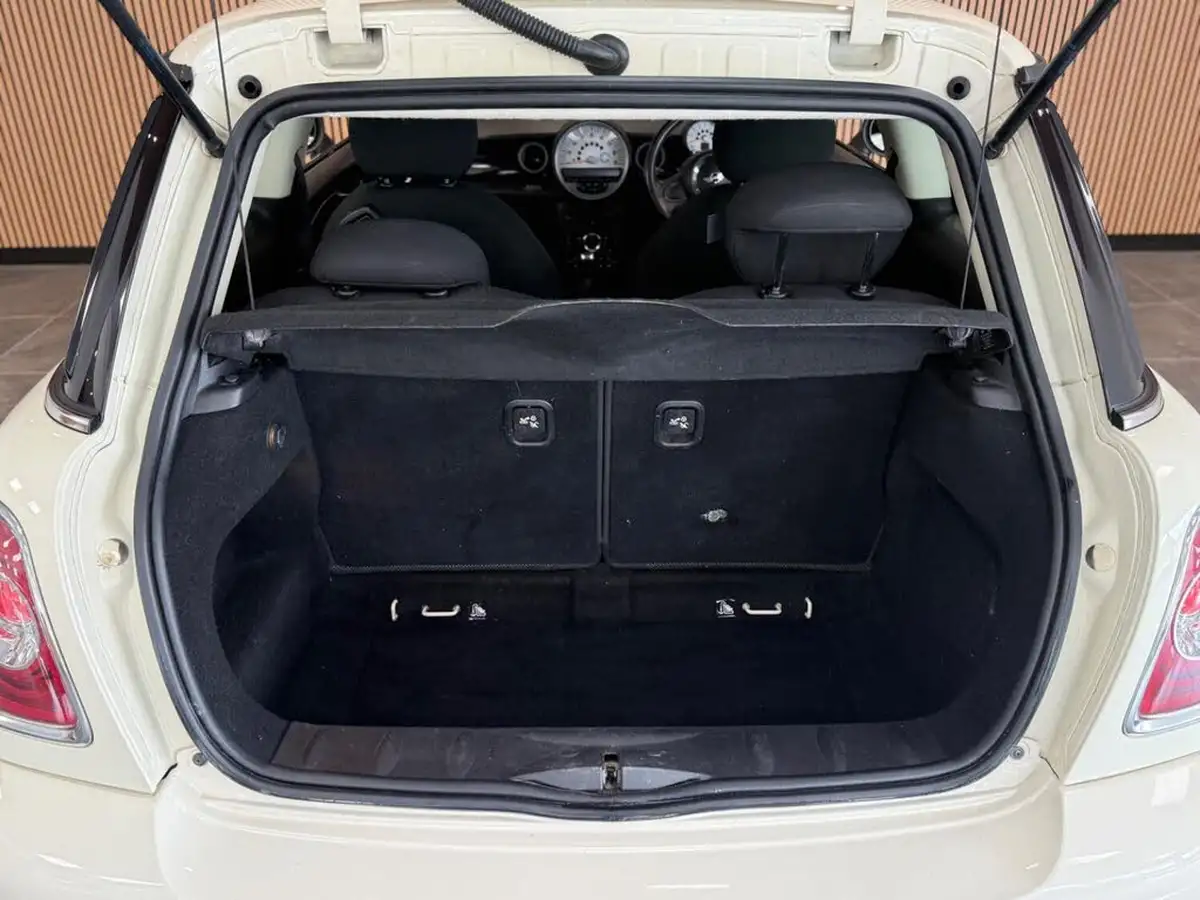 2013-mini-cooper-16-one-98bhp-sport-chili-hatchback-3d-big-23