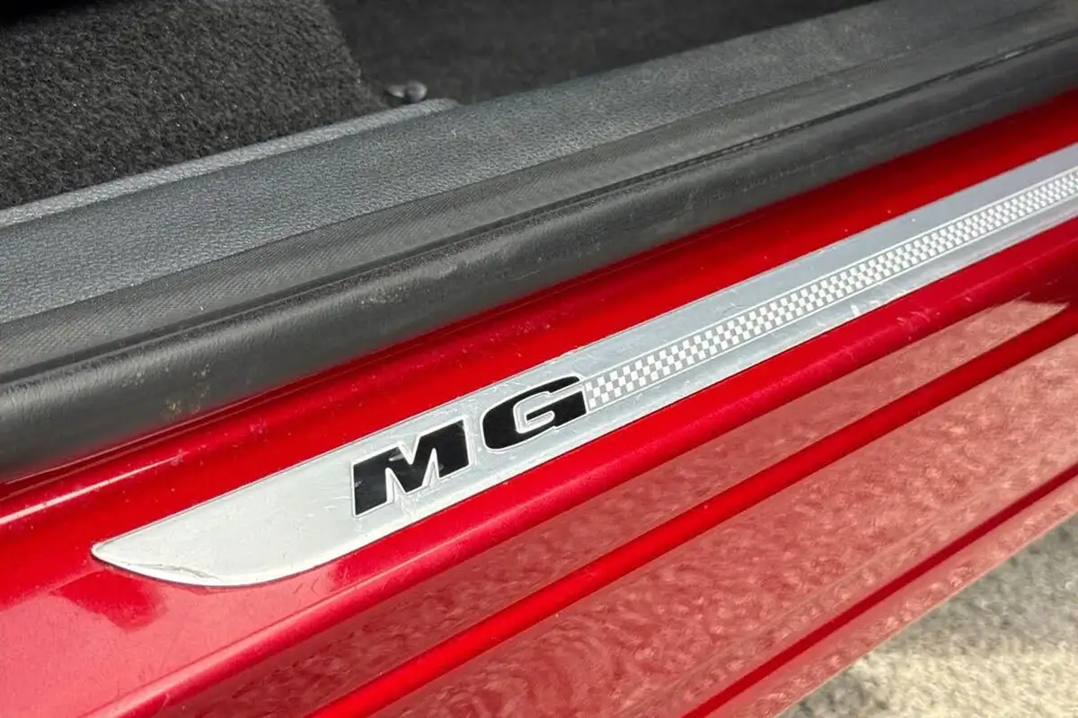 2022-mg-hs-15t-gdi-excite-162ps-dct-big-27