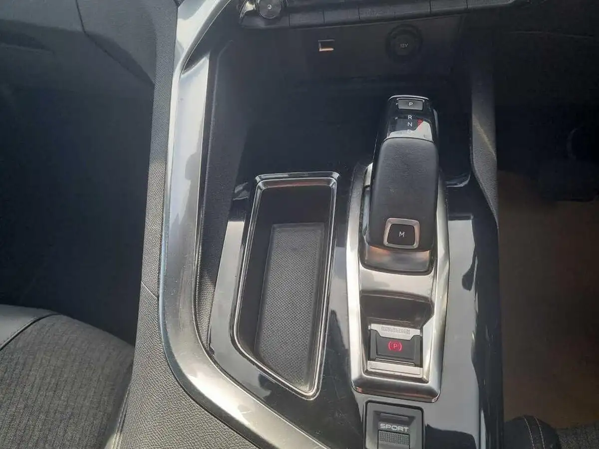 2020-peugeot-5008-suv-12-puretech-gt-line-eat8-big-18