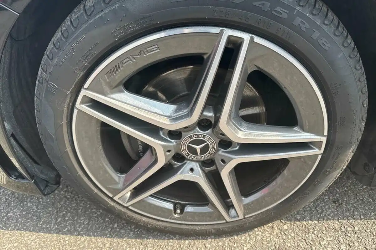 2020-mercedes-benz-a-class-13-a200-amg-line-premium-saloon-4d-big-24