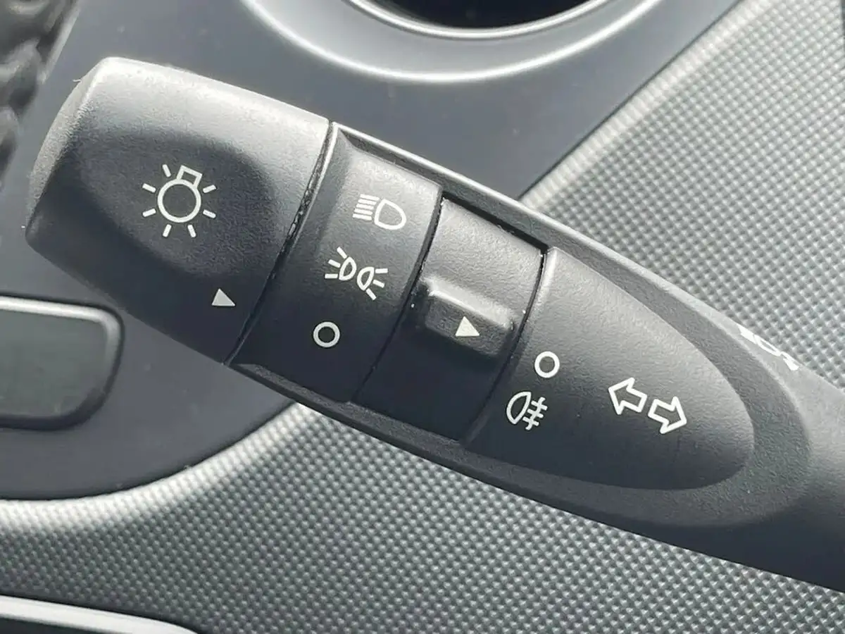2018-hyundai-i10-12-se-big-17