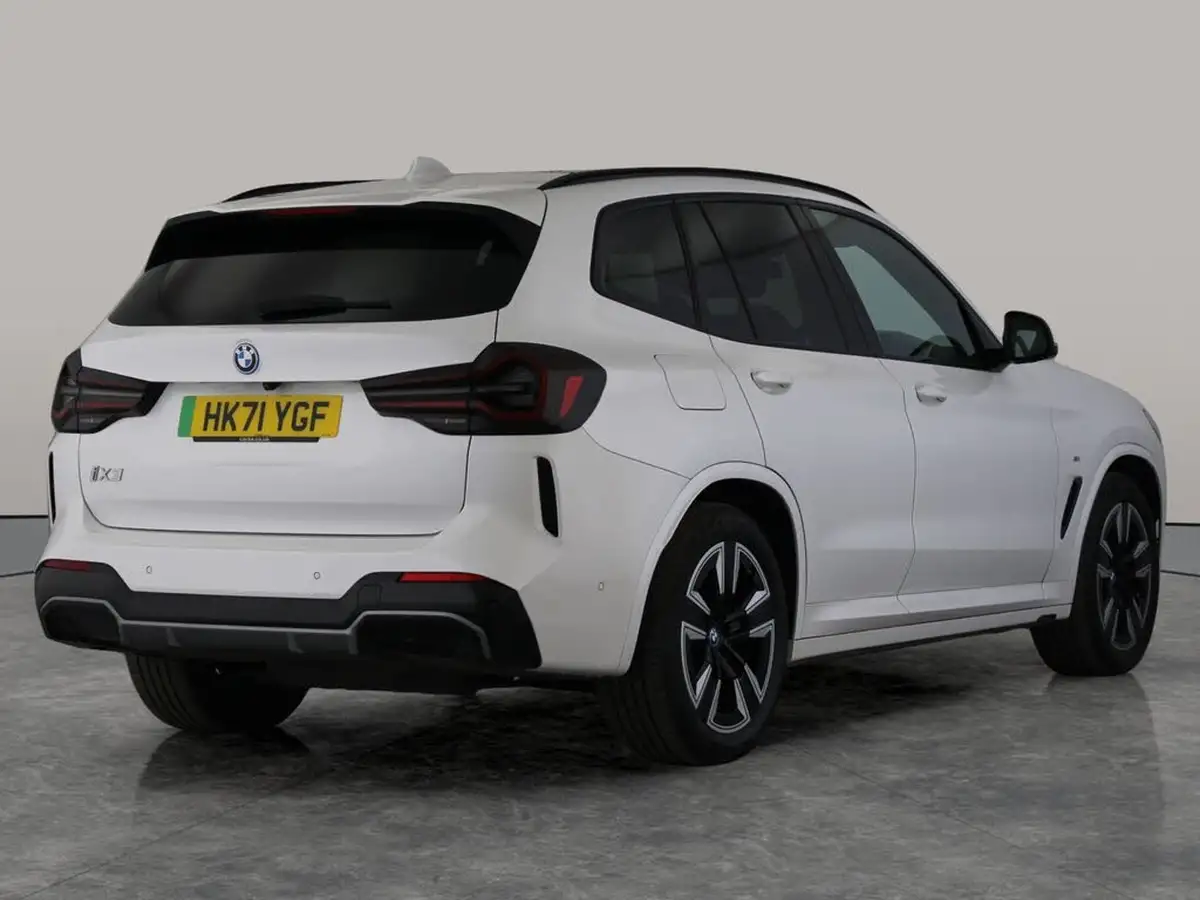 2021-bmw-ix3-e-m-sport-big-7