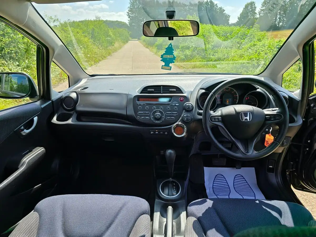 2013-honda-jazz-14-es-plus-cvt-big-29