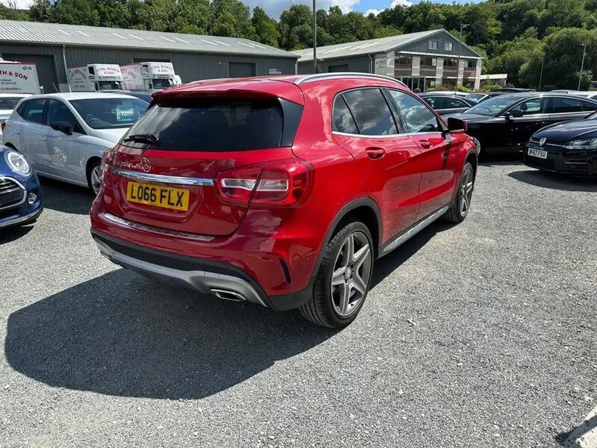 2016-mercedes-benz-gla-class-21d-gla-200d-amg-line-executivess-big-6
