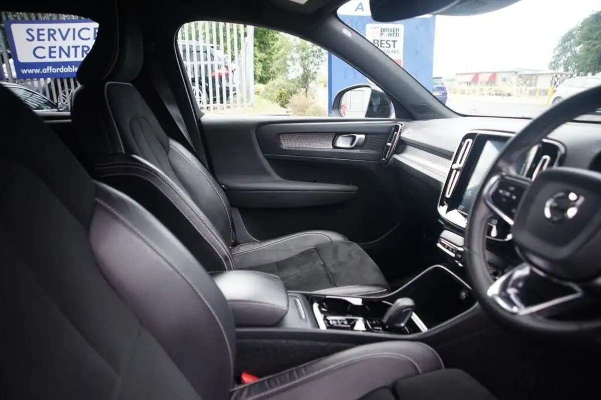 2020-volvo-xc40-15-t3-r-design-geartronic-big-25