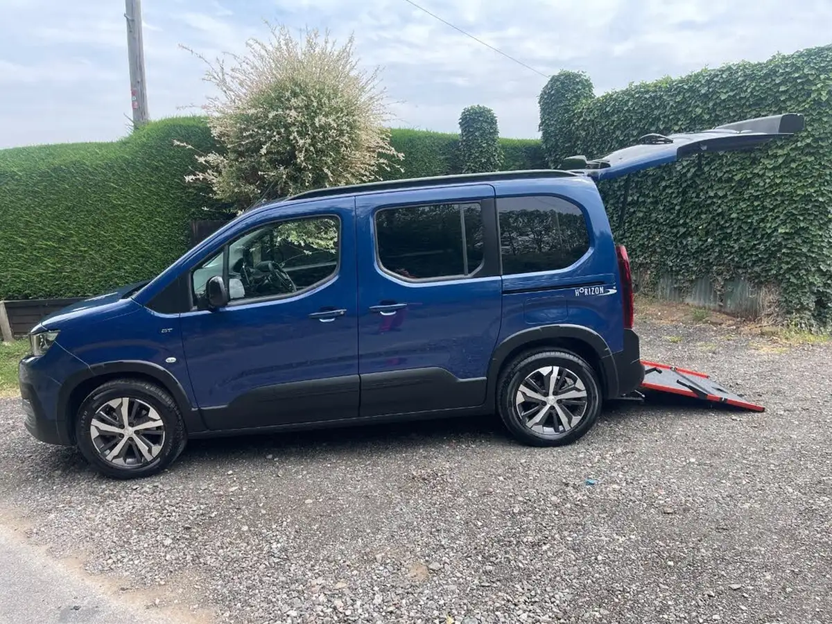 2024-peugeot-rifter-big-3