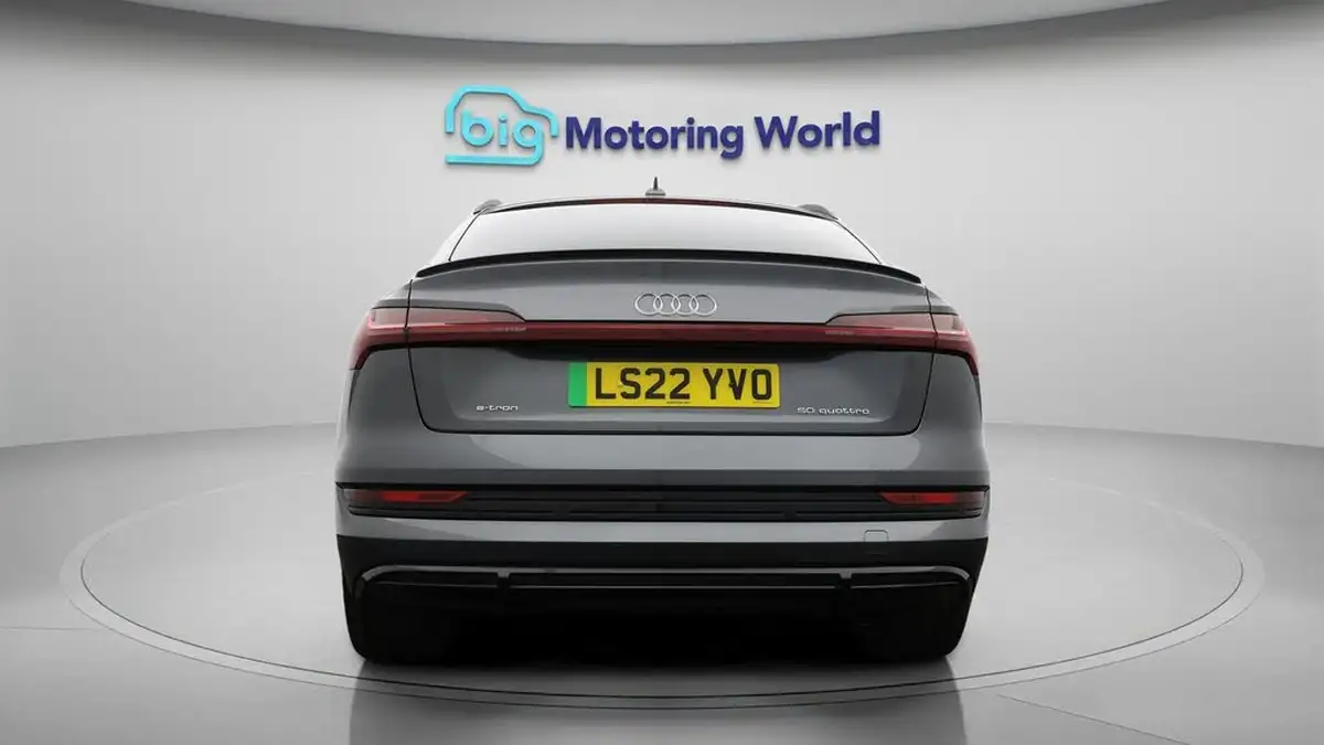 2022-audi-e-tron-50e-black-edition-sportback-big-6