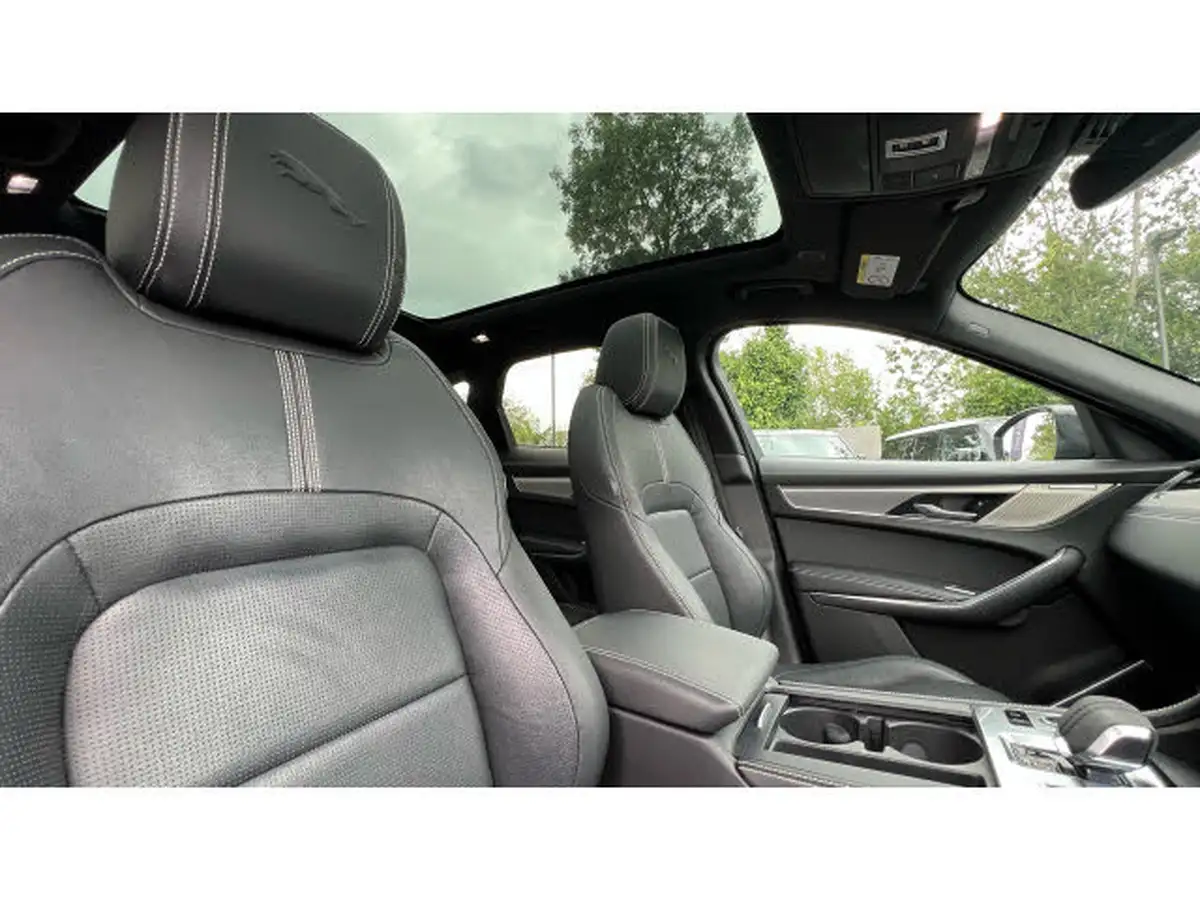 2021-jaguar-f-pace-big-36