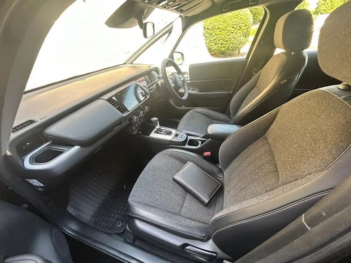 2020-honda-jazz-15-i-mmd-sr-big-24