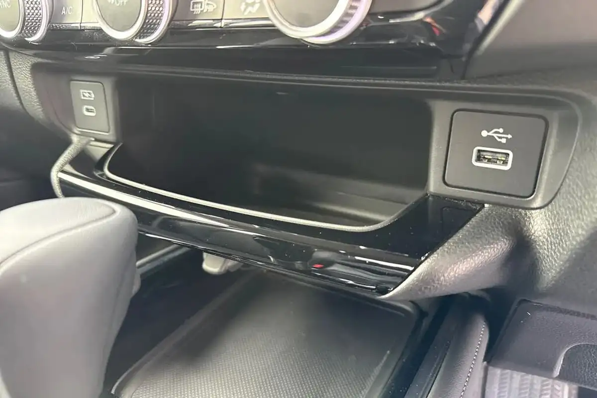 2025-honda-hr-v-15-i-mmd-advance-big-32