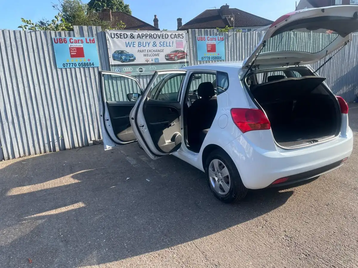 2014-kia-venga-14-1-air-big-51
