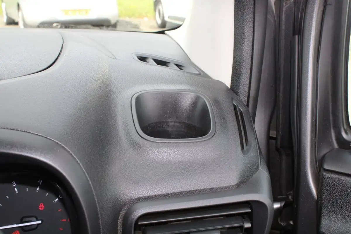 2018-citroen-berlingo-16bluehdi-650-enterprise-big-27