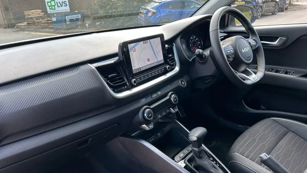 2024-kia-stonic-10-t-gdi-gt-line-s-98bhp-dct-big-2