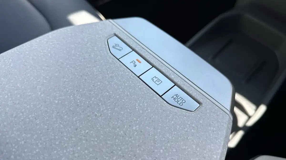2025-kia-ev3-e-gt-line-s-big-14