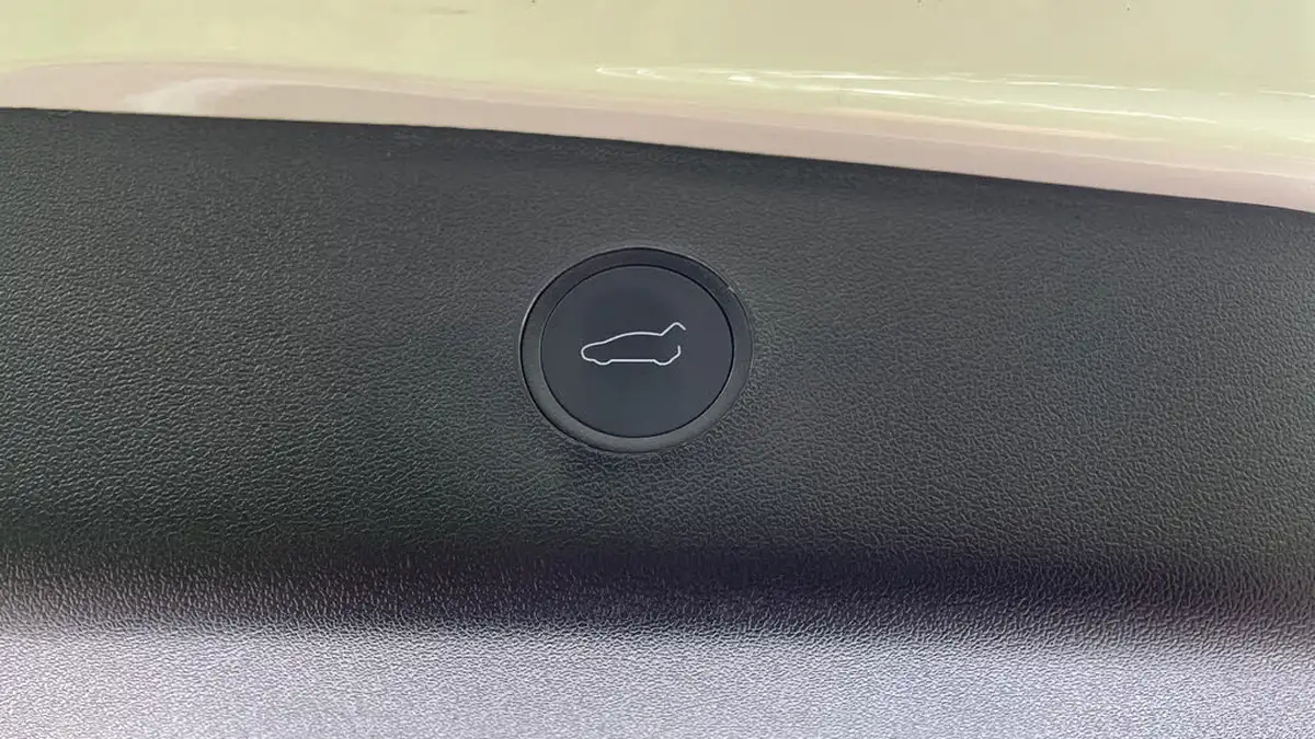 2021-tesla-model-3-e-long-range-awd-big-22