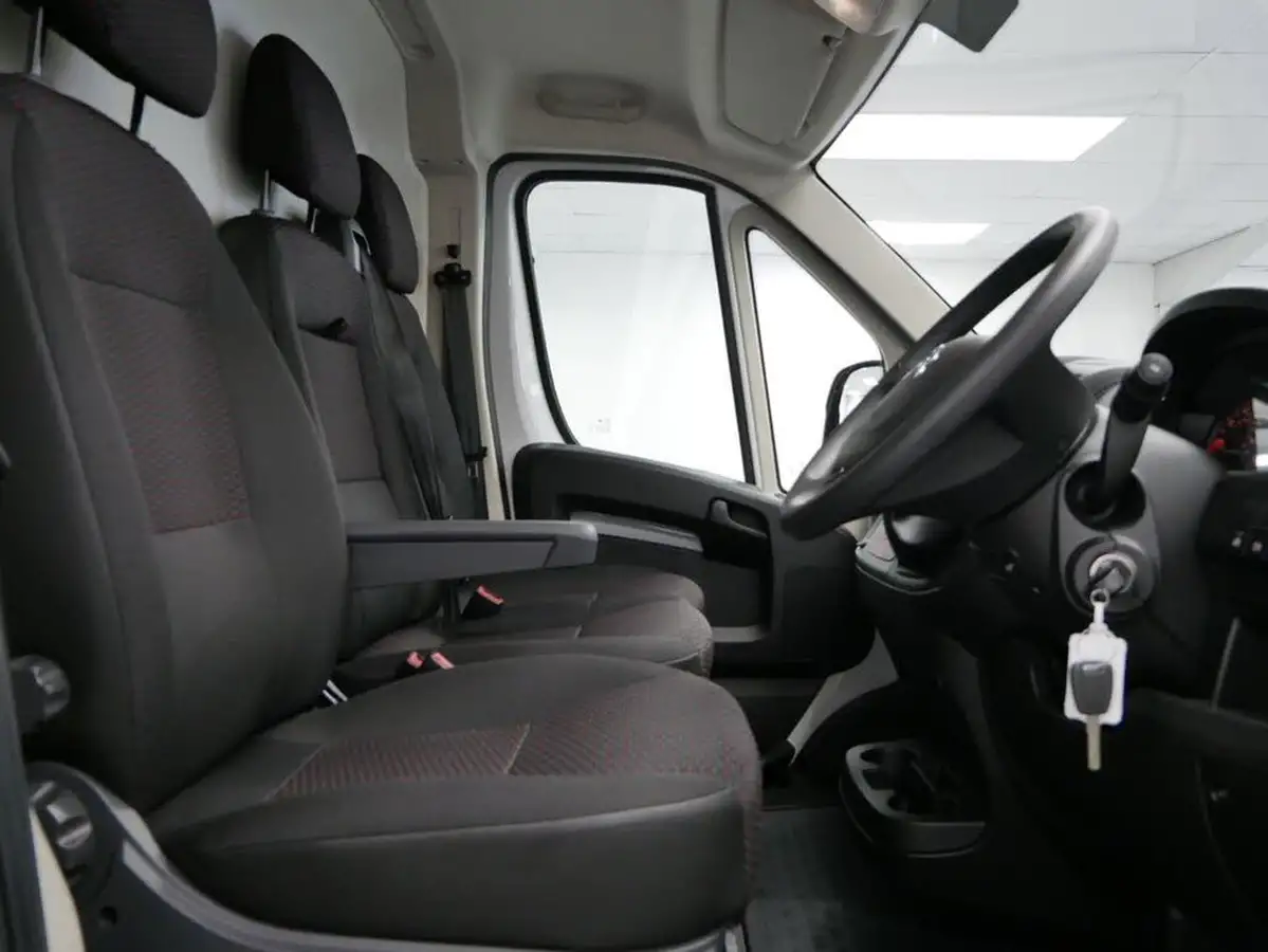 2023-citroen-relay-22bluehdi-35-l3h2-enterprise-edition-panel-big-12
