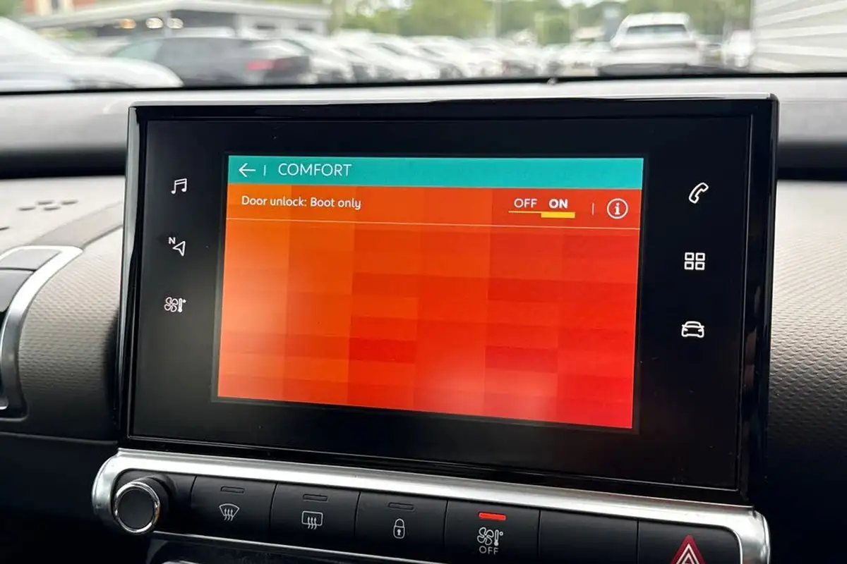 2018-citroen-c4-cactus-16bluehdi-flair-big-50