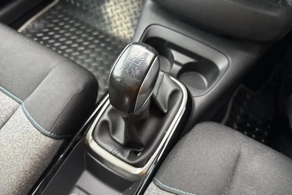 2018-citroen-c4-cactus-16bluehdi-flair-big-22