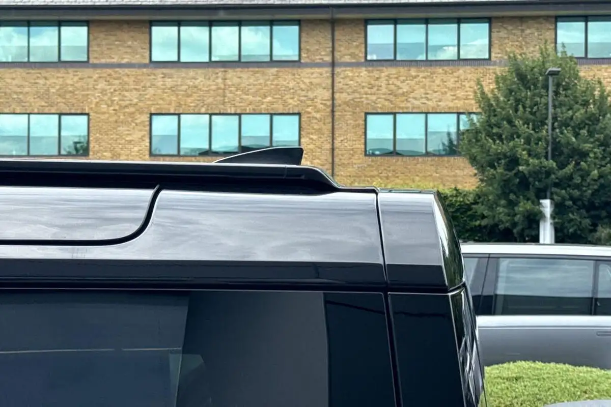 2022-land-rover-110-defender-20-p400e-x-dynamic-hse-big-23