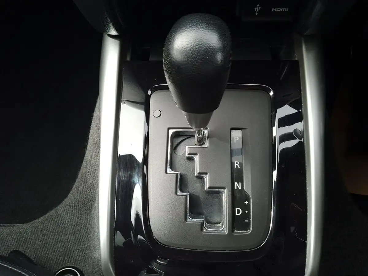 2019-mitsubishi-l200-24di-d-barbarian-black-hardtop-auto-big-3