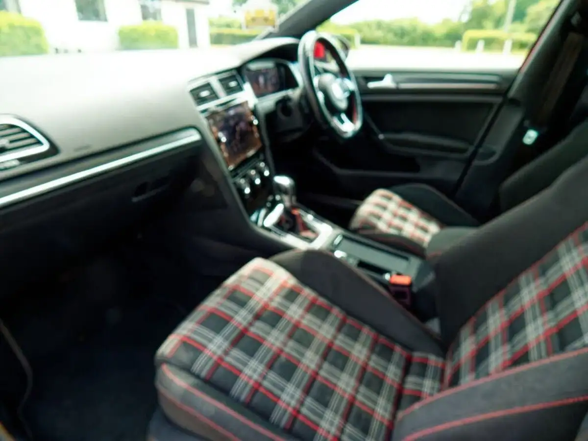 2019-volkswagen-golf-20-tsi-gti-performance-5d-dsg-big-14