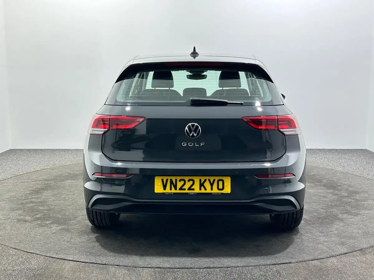 2022-volkswagen-golf-15-tsi-life-150ps-hatchback-big-6