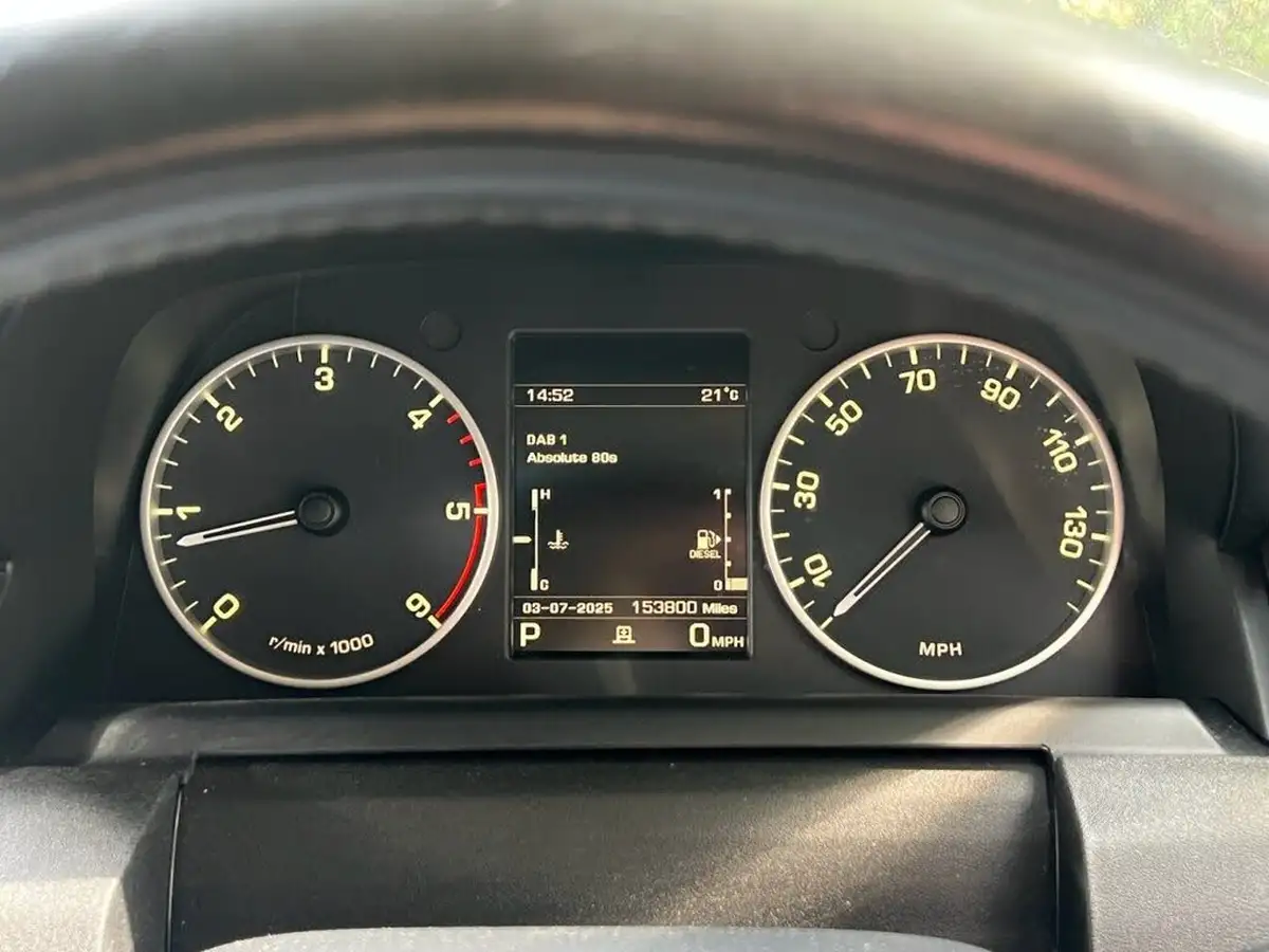 2015-land-rover-discovery-4-30td-se-tech-big-20