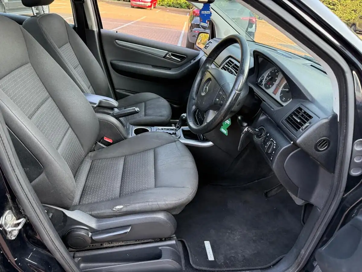 2010-mercedes-benz-b-class-15-b160-se-cvt-big-24
