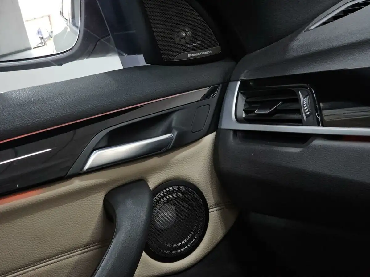2016-bmw-x1-20-xdrive20i-xline-big-75