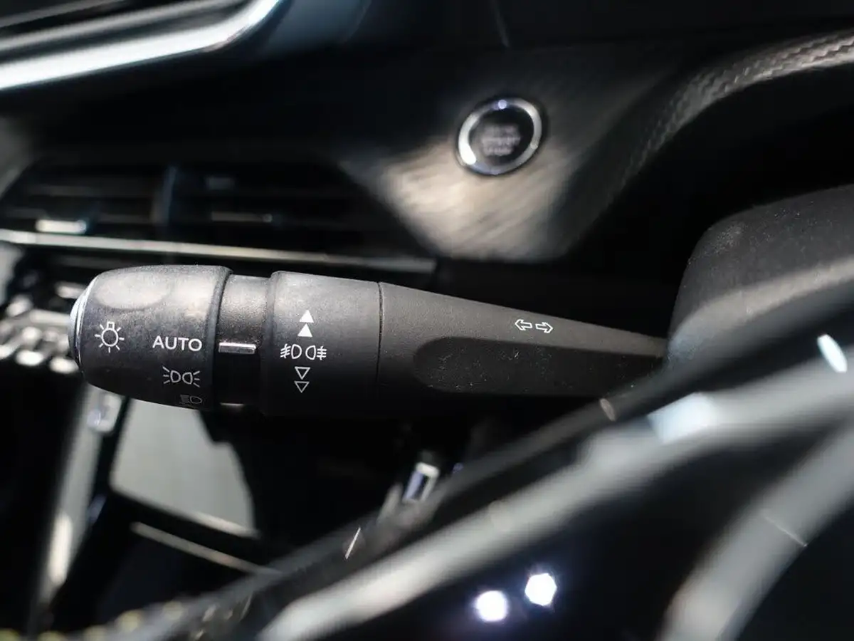 2021-peugeot-2008-suv-15-bluehdi-gt-big-23