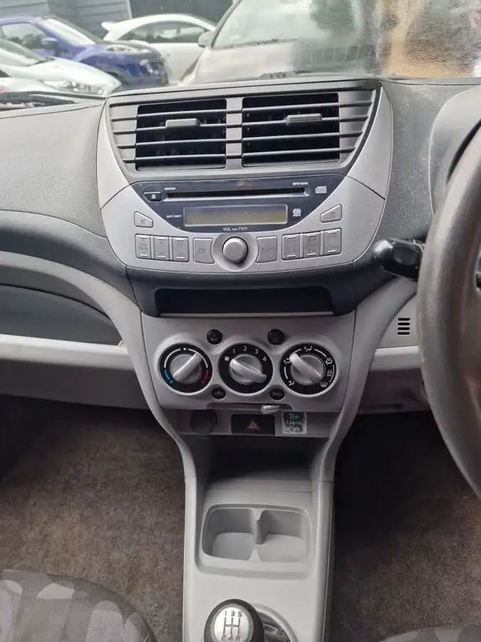 2009-suzuki-alto-10-sz3-big-15