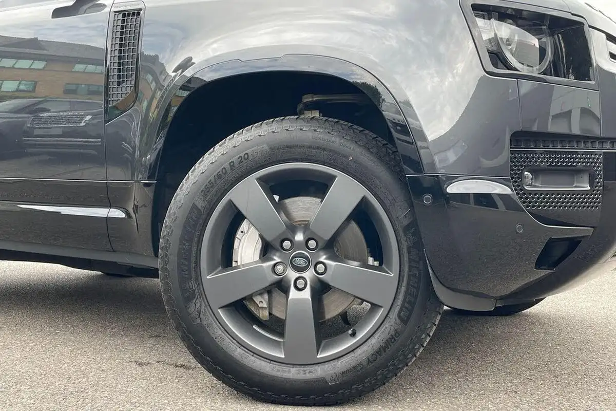 2024-land-rover-90-defender-30-d350-x-dynamic-hse-big-11