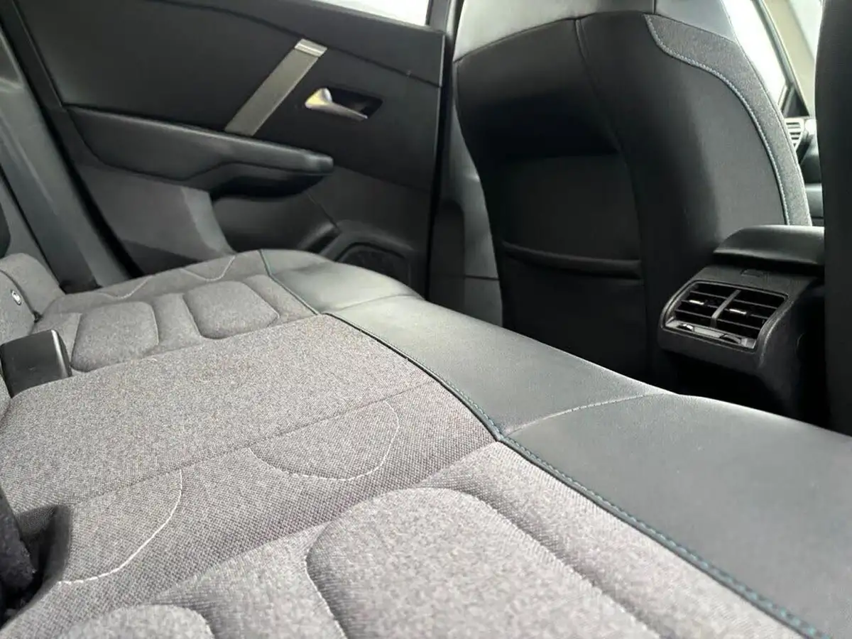 2022-citroen-c4-12-puretech-shine-130ps-big-41