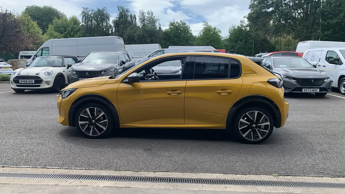 2020-peugeot-208-12-puretech-gt-line-130bhp-eat8-big-5