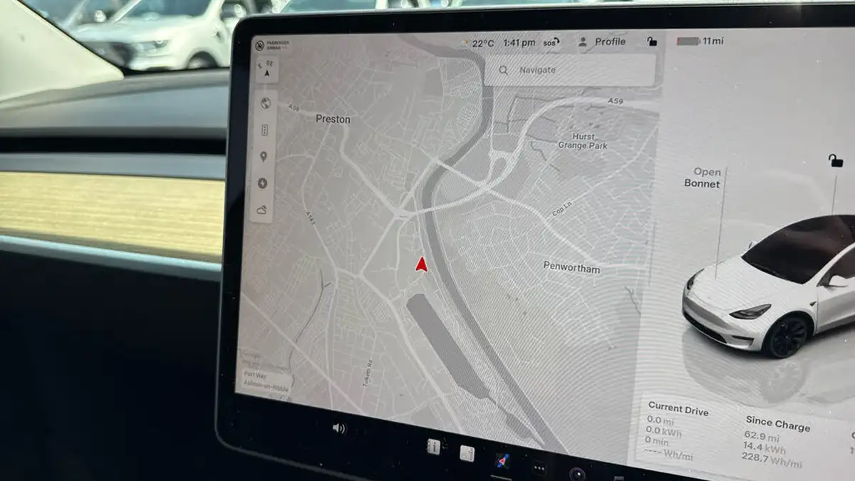 2023-tesla-model-y-e-long-range-big-28