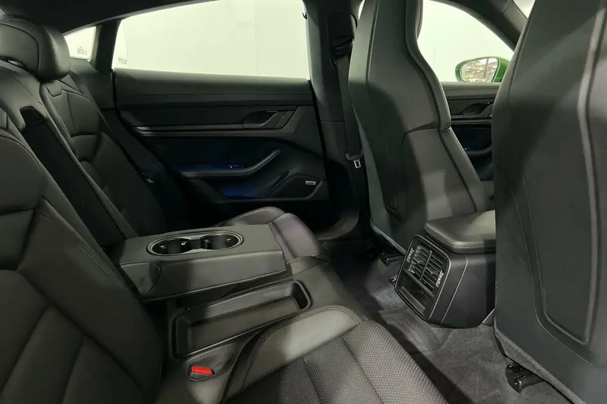 2020-porsche-taycan-e-4s-571ps-performance-battery-plus-big-40