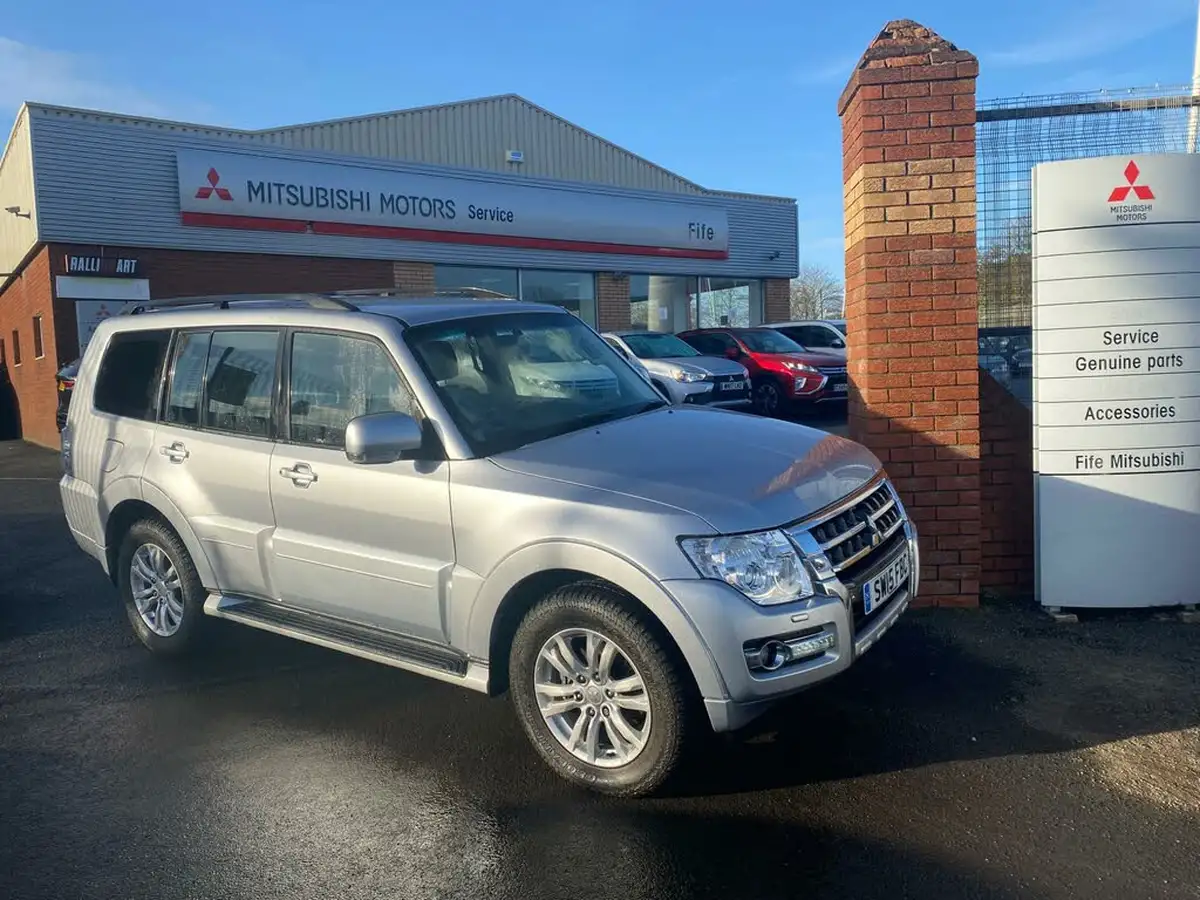 2015-mitsubishi-shogun-32td-sg2-197bhp-4x4-station-wagon-5d-big-0