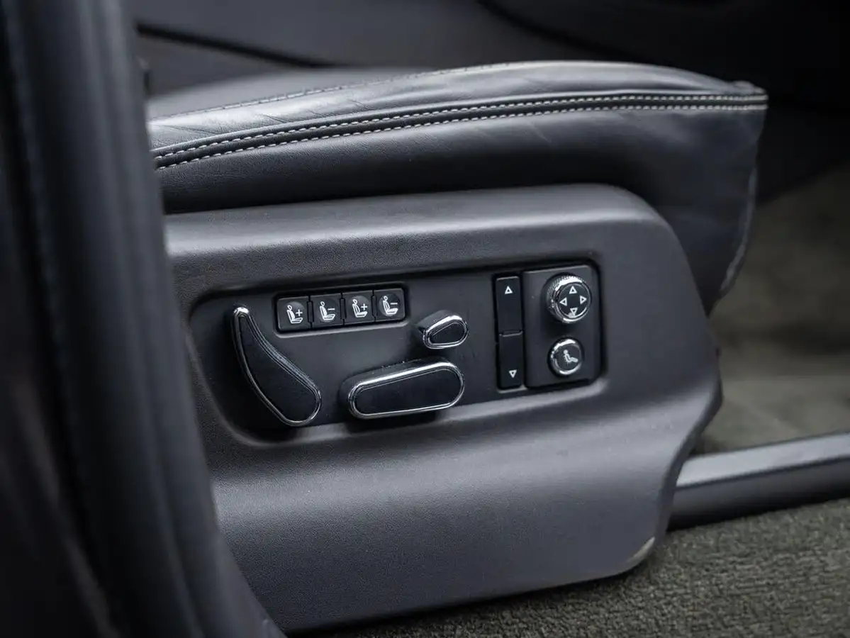 2019-bentley-bentayga-40-v8-big-15