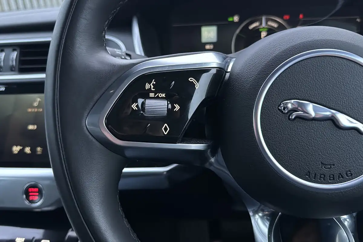 2024-jaguar-i-pace-ev400-r-dynamic-hse-black-big-15