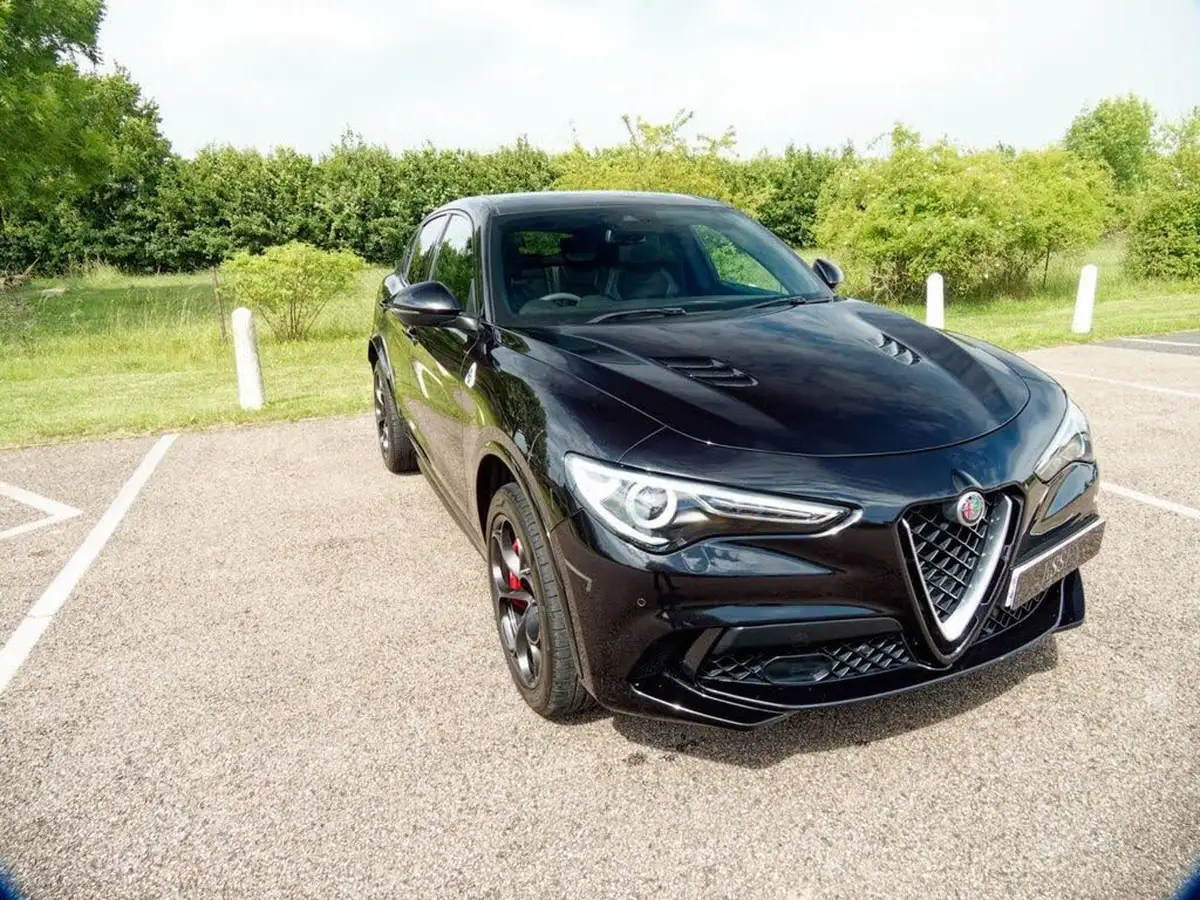 2018-alfa-romeo-stelvio-29-biturbo-quadrifoglio-big-26