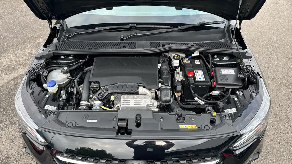 2022-vauxhall-corsa-12-turbo-elite-edition-big-17