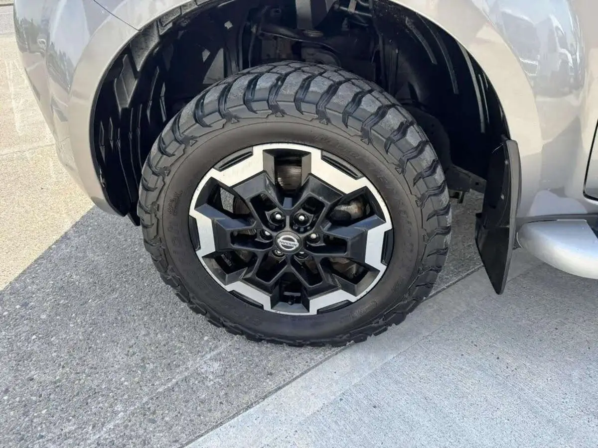2020-nissan-navara-23dci-tt-tekna-8-navileather-big-20