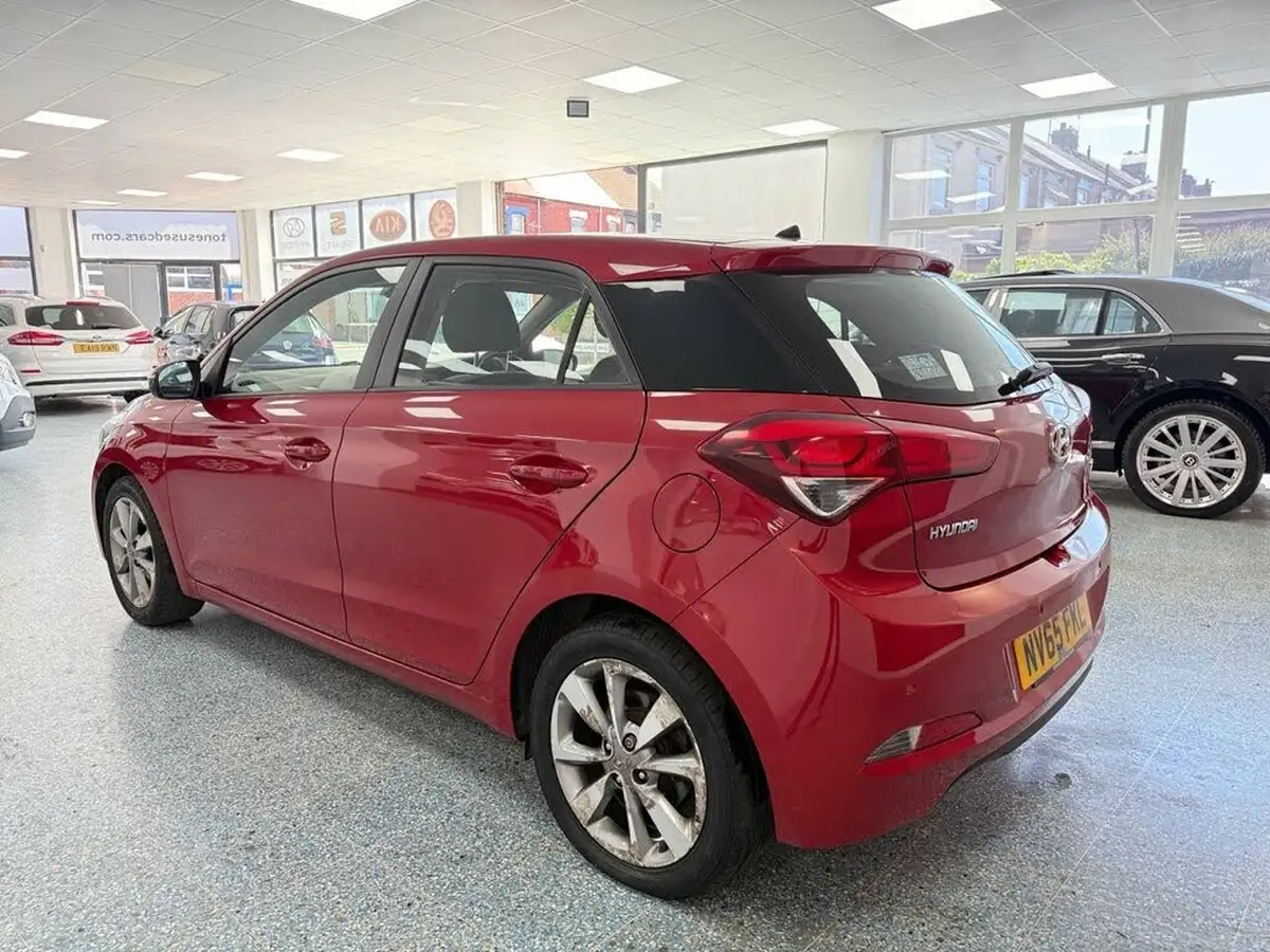 2015-hyundai-i20-12-blue-drive-se-hatchback-5d-big-10