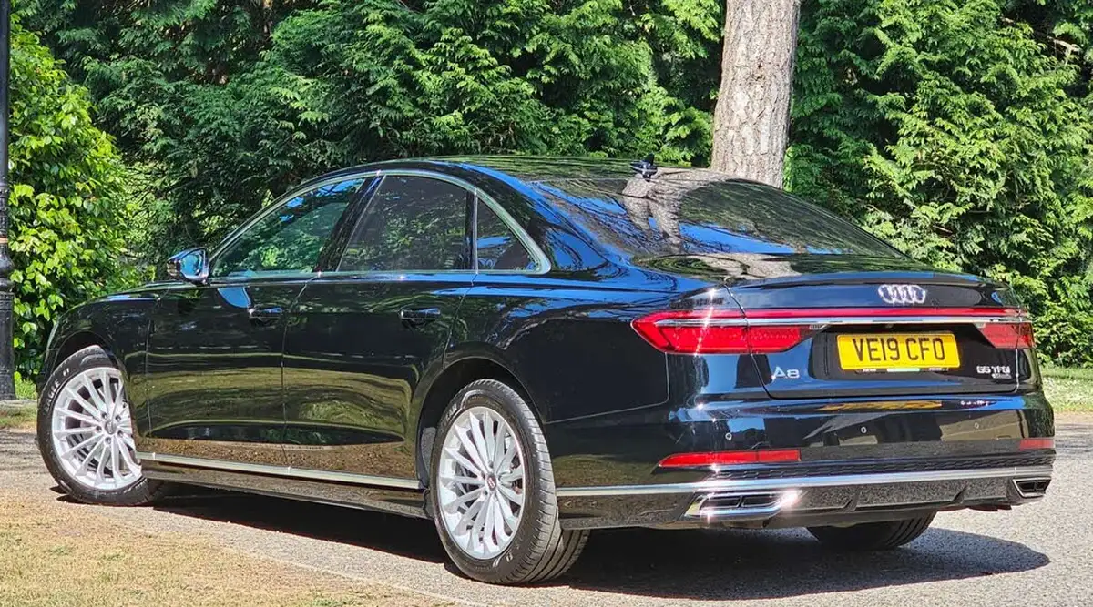 2019-audi-a8-30-55-tfsi-l-s-line-big-3
