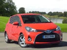 2017-toyota-yaris-15-vvt-i-icon-hybrid-small-0