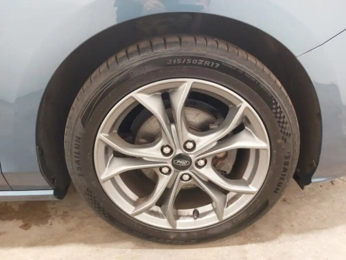 2020-ford-focus-10t-st-line-hatchback-big-12